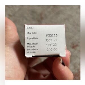 3 -White and Pink Box face cream